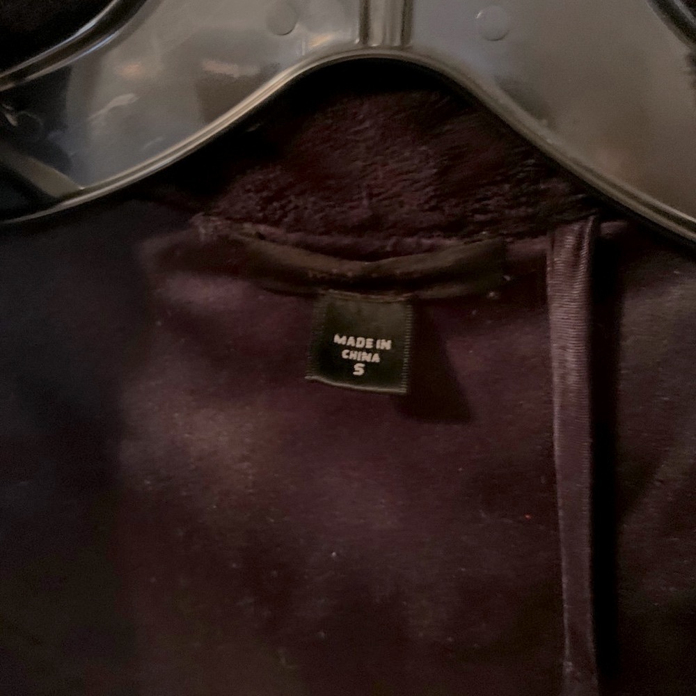 Plush Robe 🥰 - Picture 6 of 8